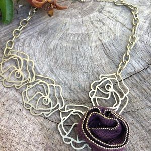 A unique statement piece dressy golden necklace